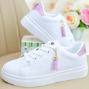Tênis feminino branco flor de liz